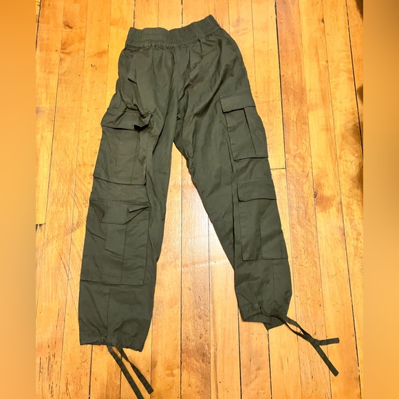 Forever 21 Cargo Pants - Picture 3 of 4